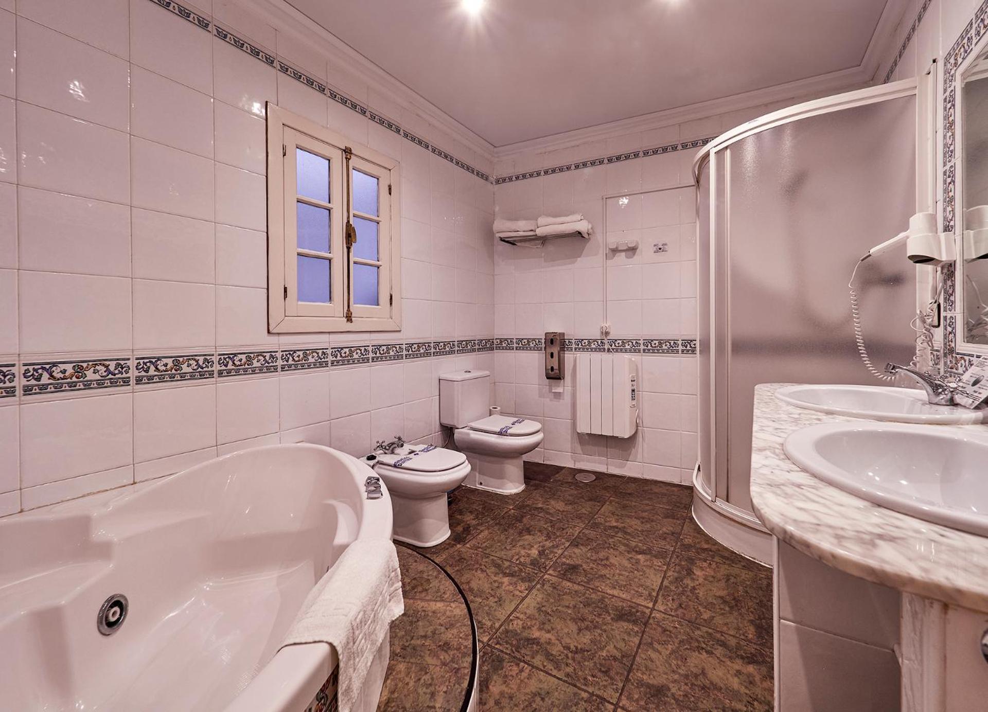 Don Pedro Hotel Avilés Buitenkant foto