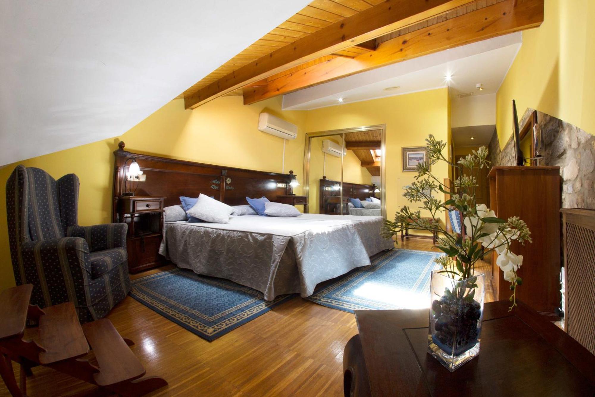 Don Pedro Hotel Avilés Buitenkant foto